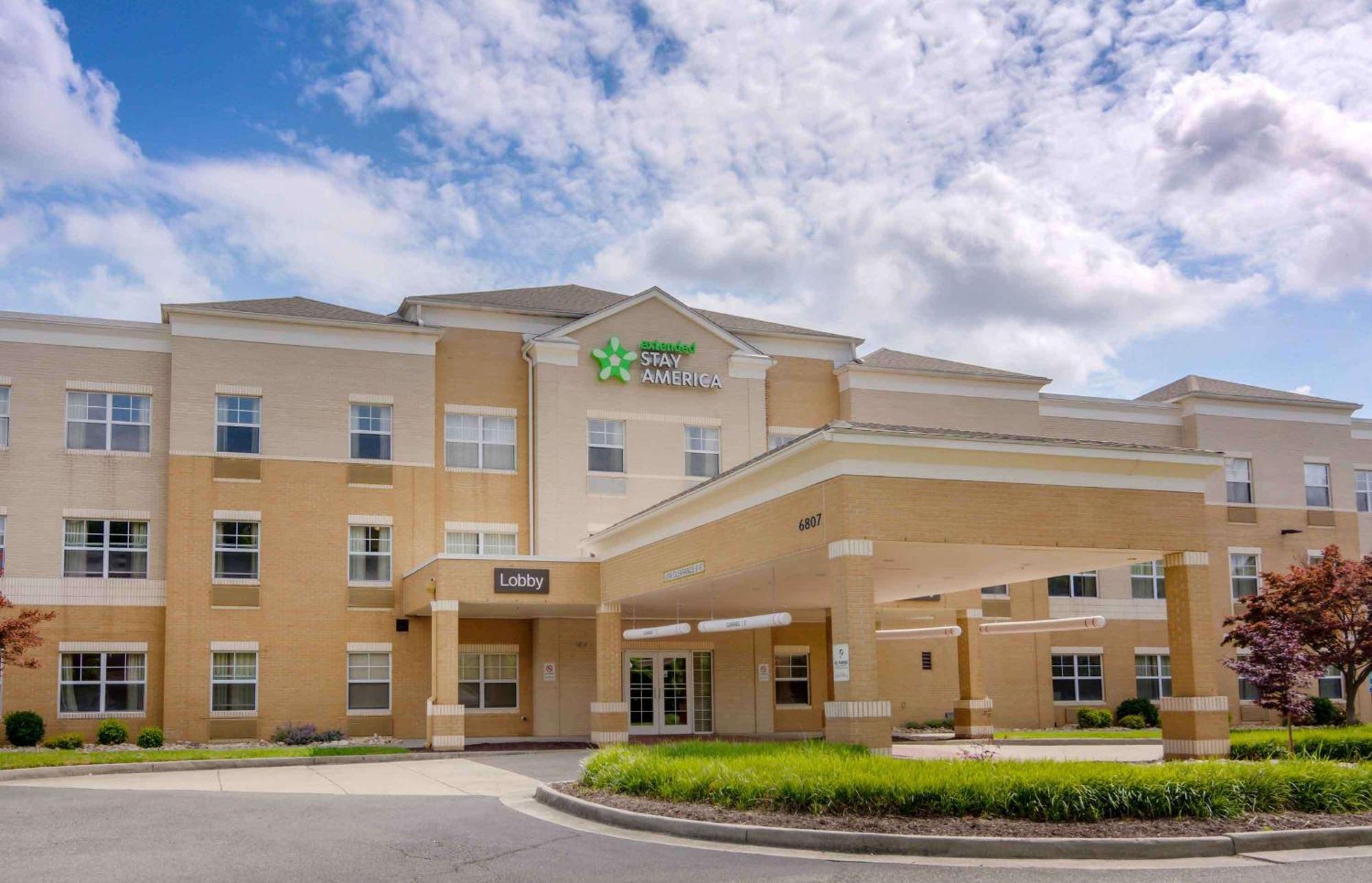 Extended America - Richmond - W Broad Street - Glenside - North 2*